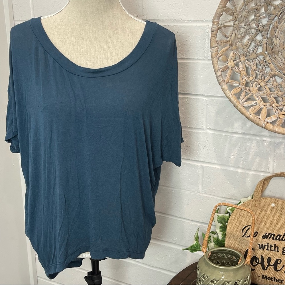 Italian Style Short Sleeve T-Shirt Size Medium